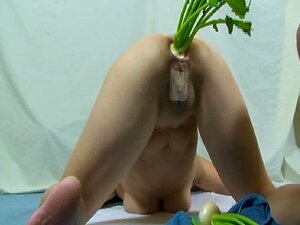 Metiéndose Frutas - Porno @ TeatroPorno.com