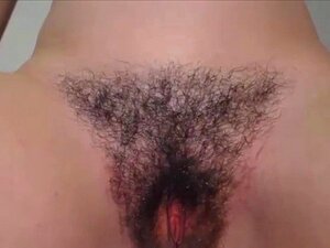 Dedos en un y apretado