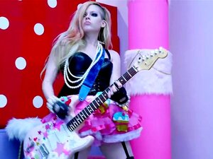 Avril Lavigne Feet - Porno @ TeatroPorno.com