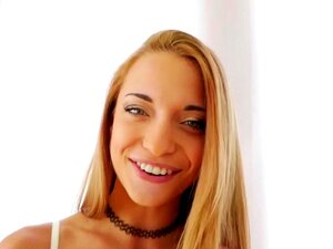 Ella Paisley