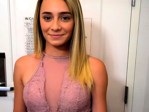 Chica de fiesta de 18 años con audición para BBC