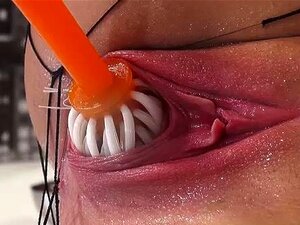 Viva momentos intensos com Tracy e seu pincel sedutor, que abrirão as portas para uma paixão avassaladora. Experimente o êxtase absoluto e deseje por mais.