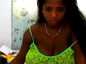 Tetas grandes ordeñando ébano