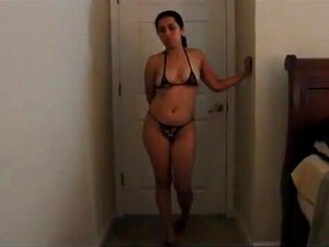 Marido Se Juega A Su Esposa Al Poker - Porno @ TeatroPorno.com