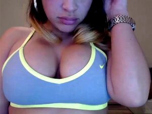 Zorra chupa polla y consolador en webcam