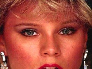 Samantha Fox Tetas - Porno @ TeatroPorno.com