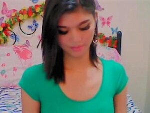 Shemale universitaria asiática se pone puta en