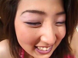 Amazing twat of Japanese girl in close-up movie