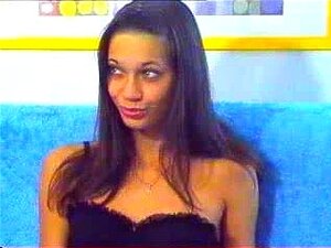 AngelinaStar es una chica de webcam rusa que hará