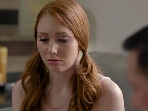 La pelirroja linda Arietta Adams teniendo su