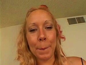 golden-haired floozy camming