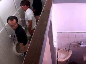 Baño Publico Japones - Porno @ TeatroPorno.com