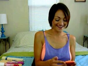 MILF tetona sexy provoca y perrea en cámara