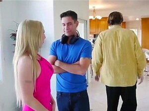Cuidó De Mamá Y De Mis Hermanos Pero - Porno @ TeatroPorno.com