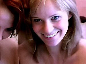 2 chicas en cámara