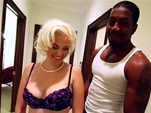 Mujeres Rellenas Con Tetas Naturales - Porno @ TeatroPorno.com